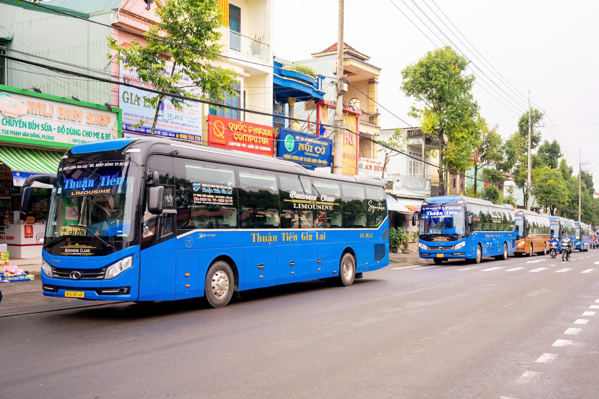 Nhà xe Thuận Tiến